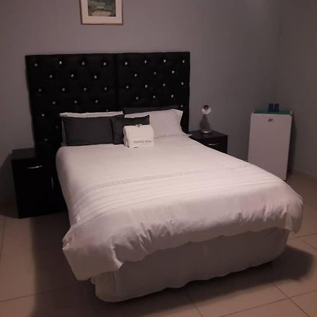 Jessma Bed And Breakfast Уолфиш-Бей Экстерьер фото